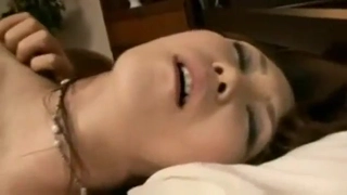 娇妻 雪白 呻吟-美女学生妹子是男友的乖母狗，戴着狗炼项圈乖乖让男友无套抽插~