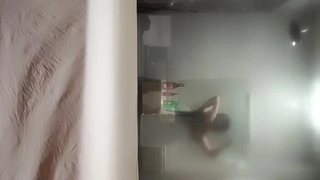 欧美日韩人妻激情-第一次与男友以外的男人在行使中车震!
